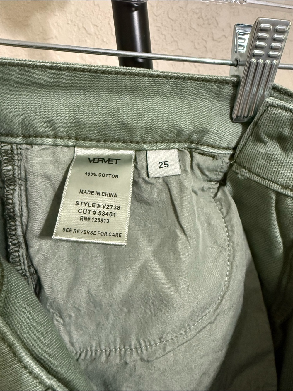 Vervet Vintage Crop Flare Distressed Jeans Army Green Size 25 NWT - Picture 11 of 13